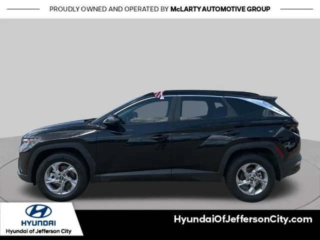 Used 2023 Black Hyundai SEL image 7