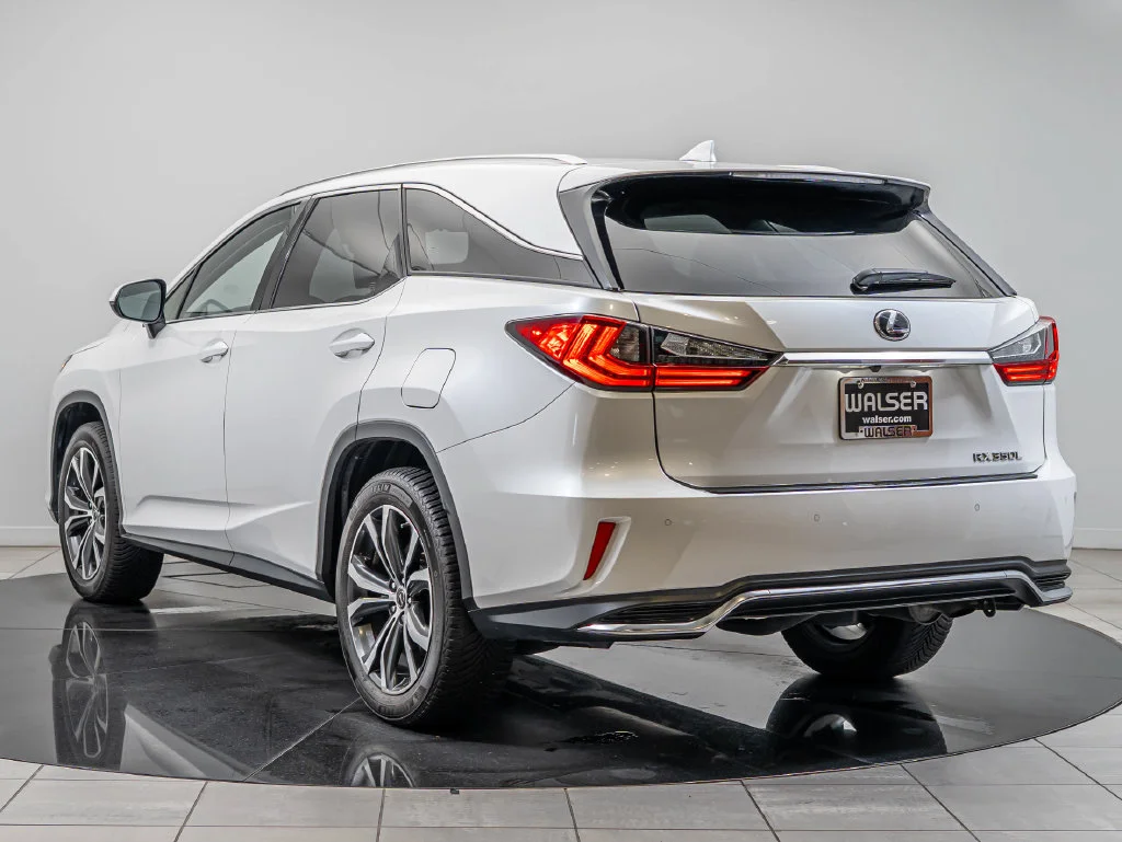 Used 2019 Eminent White Pearl Lexus 350L image 6