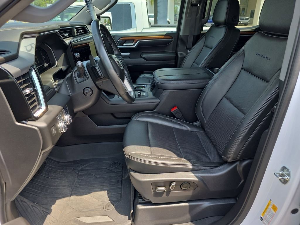 Used 2023 White GMC Denali image 12