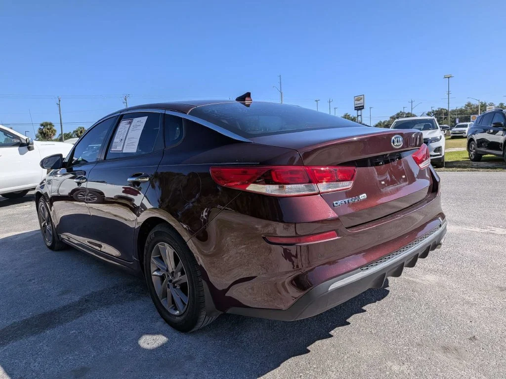 Used 2020 Purple Kia LX image 5