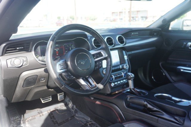 Used 2022  Ford GT Premium image 19