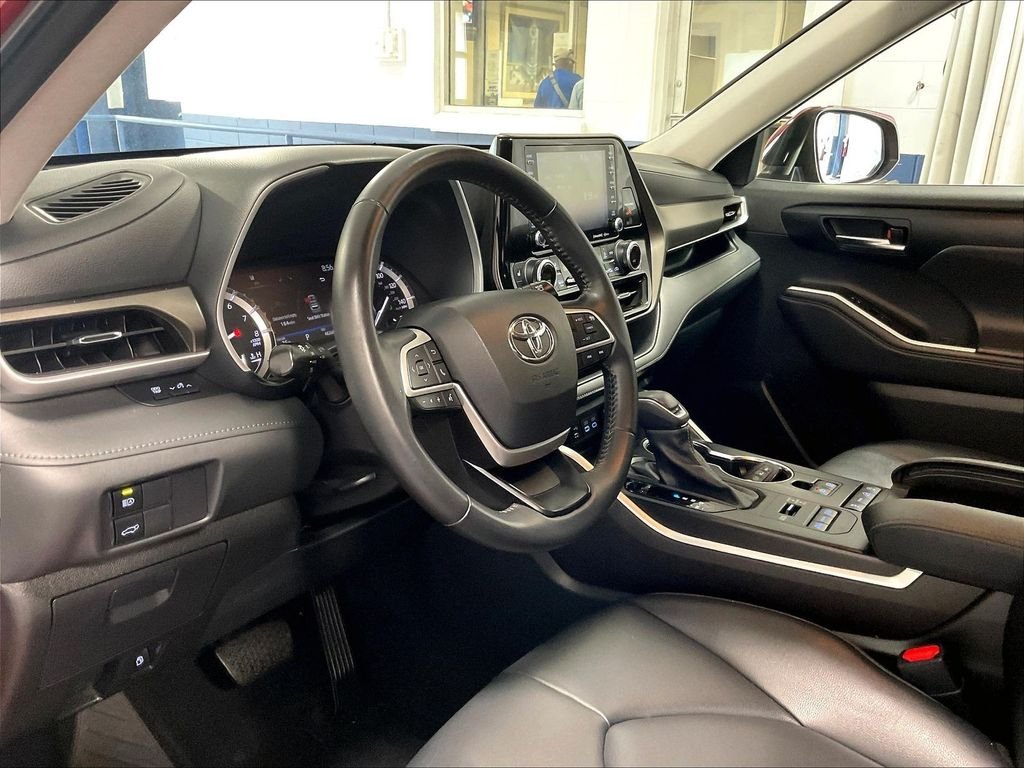 Used 2022 Red Toyota XLE image 8