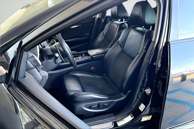 Used 2016 Black Nissan SR image 18