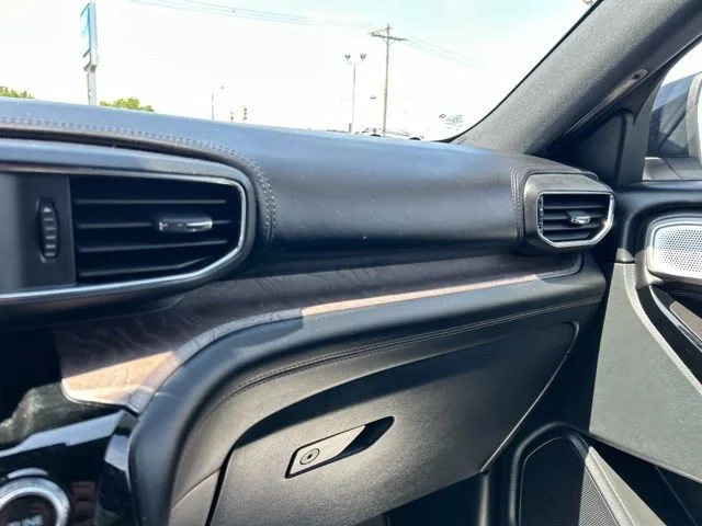 Used 2023 White Ford Platinum image 46