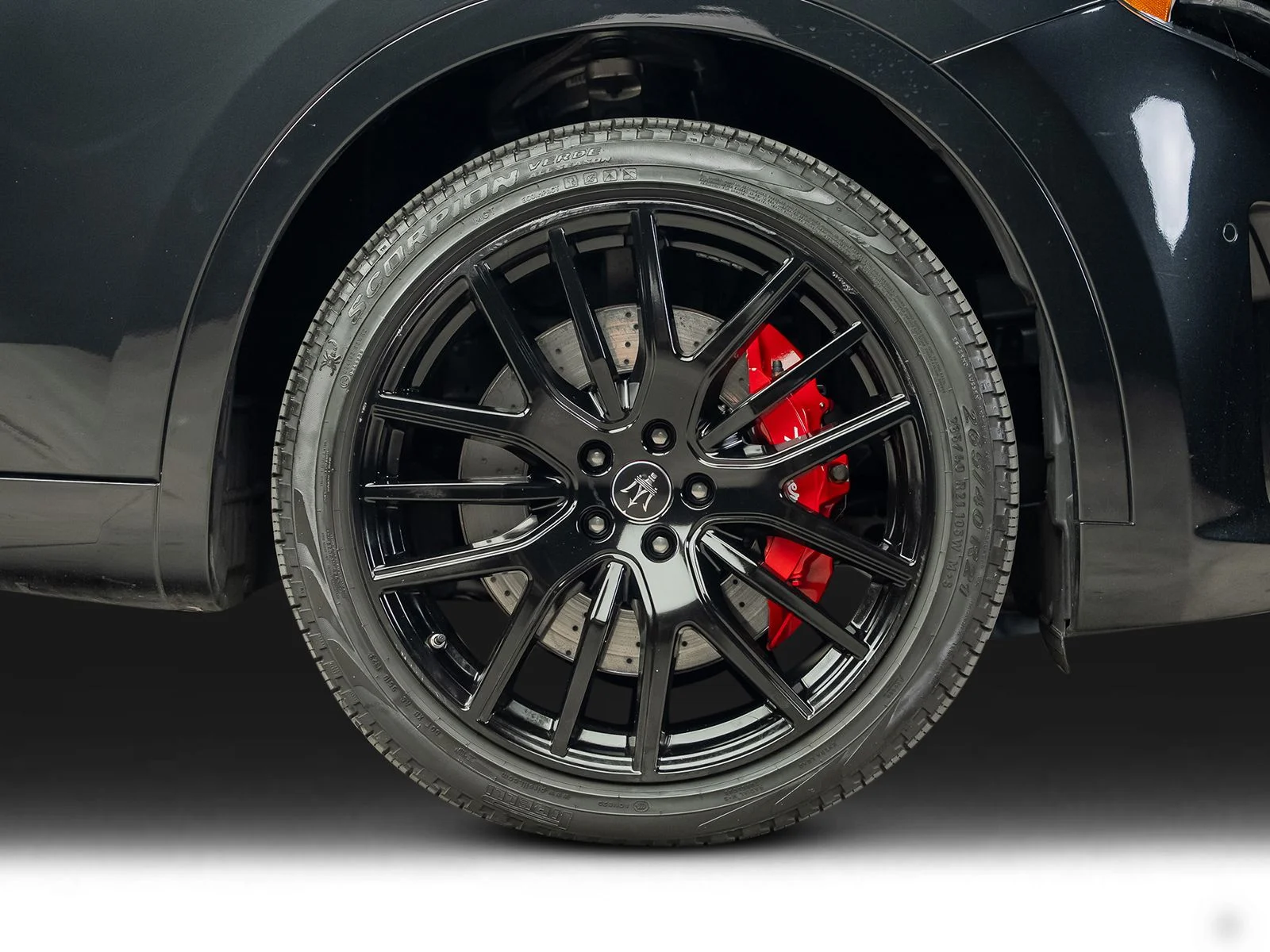 Used 2022 Gray Maserati Modena image 32
