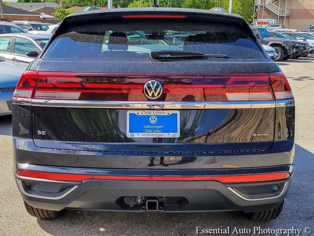 New 2026 Deep Black Pearl Volkswagen 2.0T SE w/Technology image 4