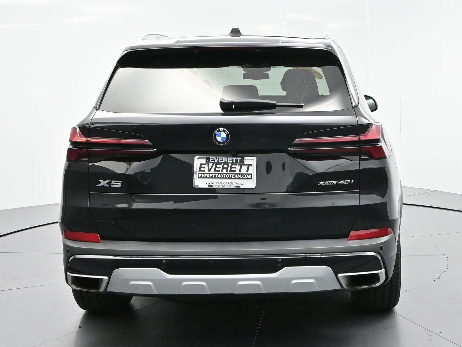 Used 2024 Carbon Black Metallic BMW xDrive40i image 6