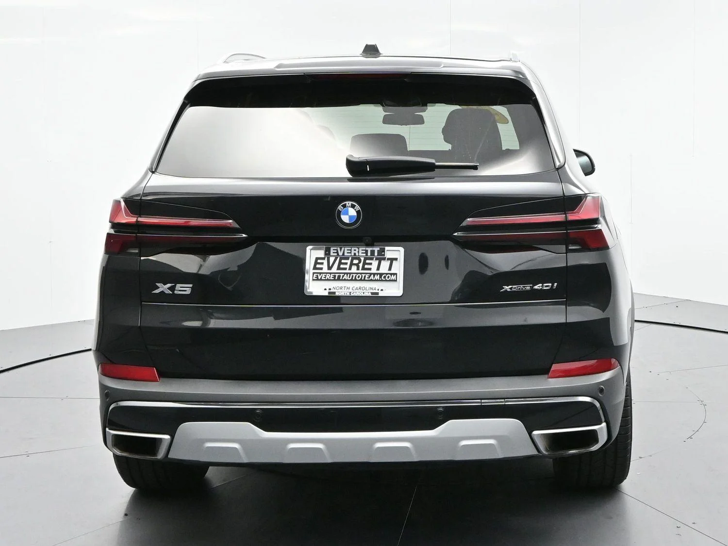 Used 2024 Carbon Black Metallic BMW xDrive40i image 6