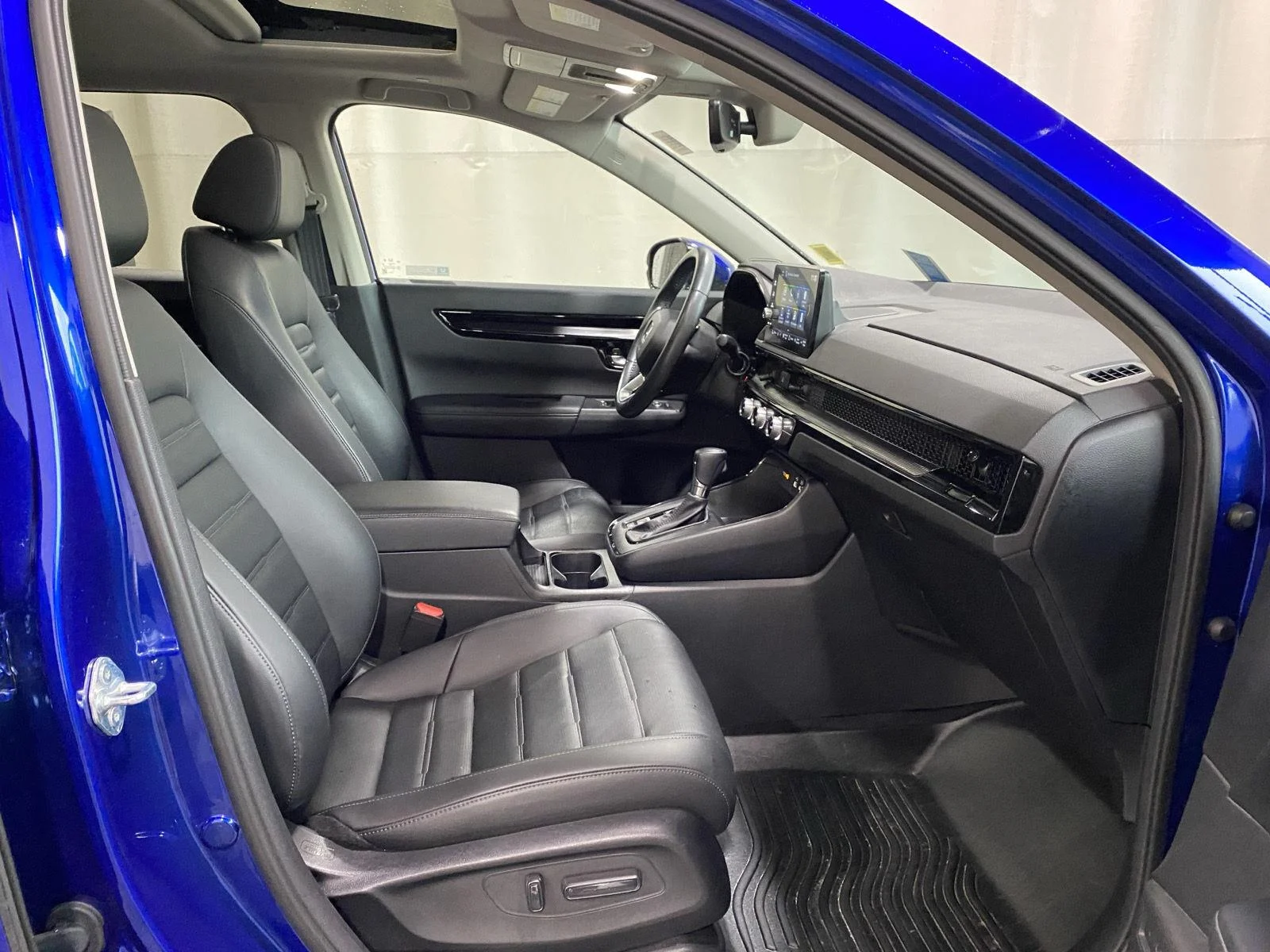 Used 2024 Still Night Pearl Honda EX-L image 11