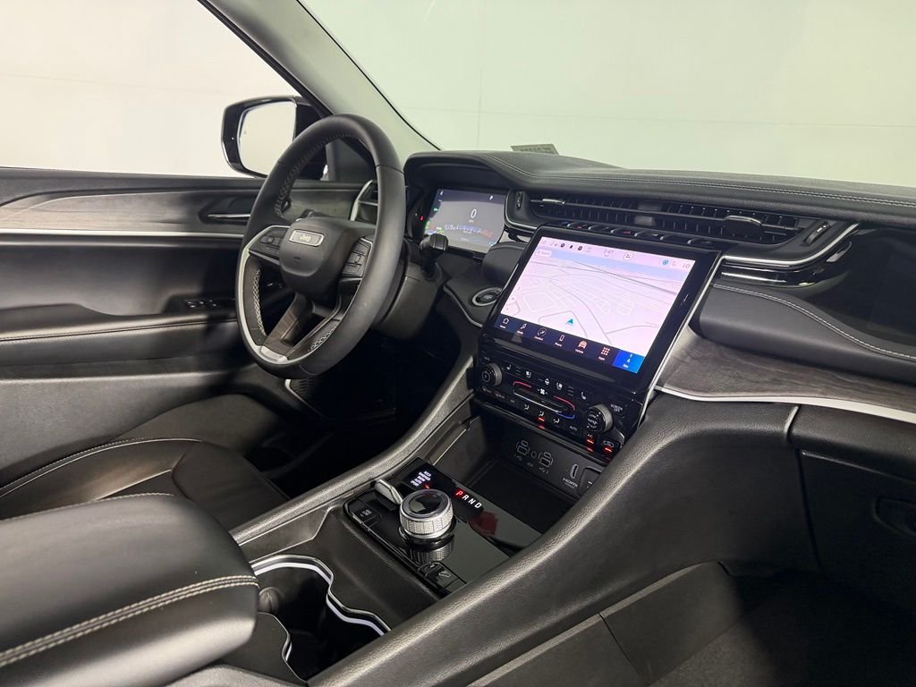 Used 2024 Pearlcoat Jeep Anniversary Edition 4xe image 29