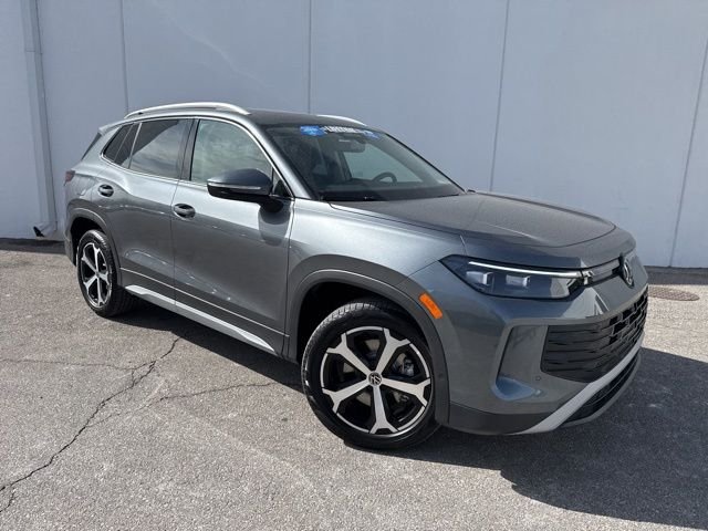 New 2026 Platinum Gray Volkswagen 2.0T SE image 2