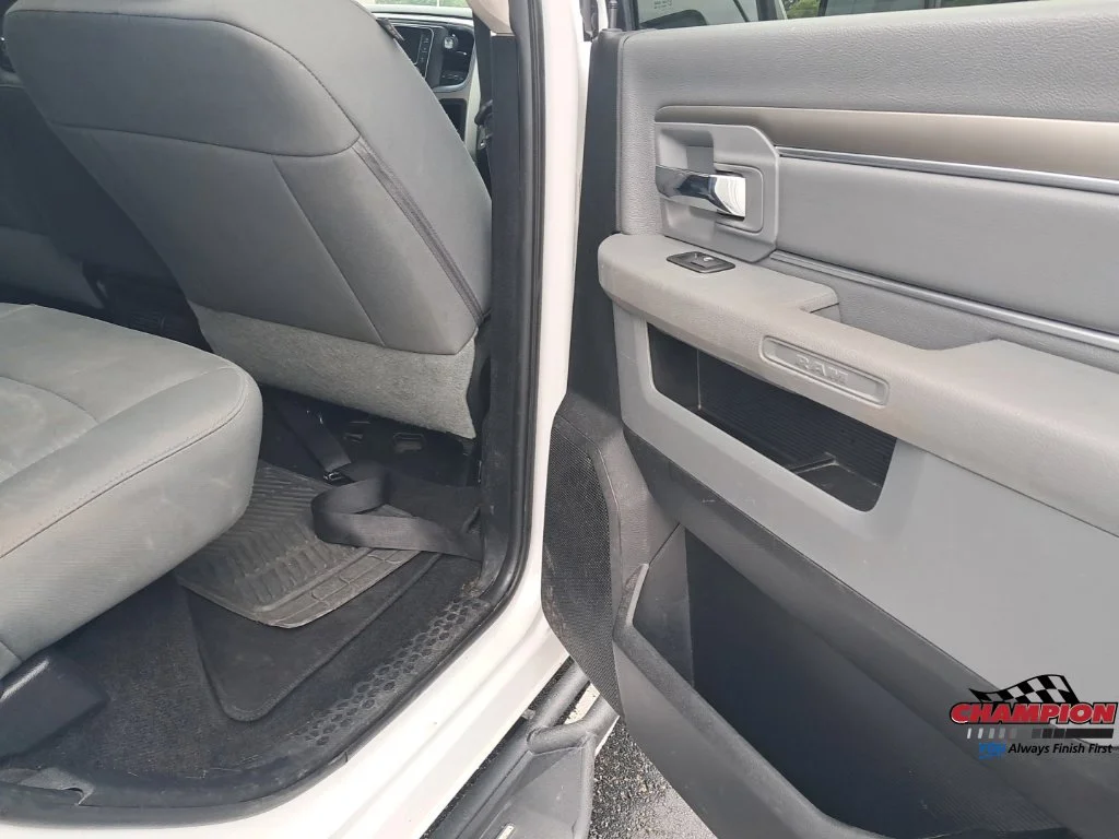 Used 2016 White Ram SLT image 13