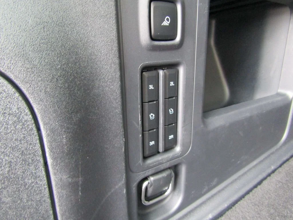 Used 2025 Black Ford Platinum image 35