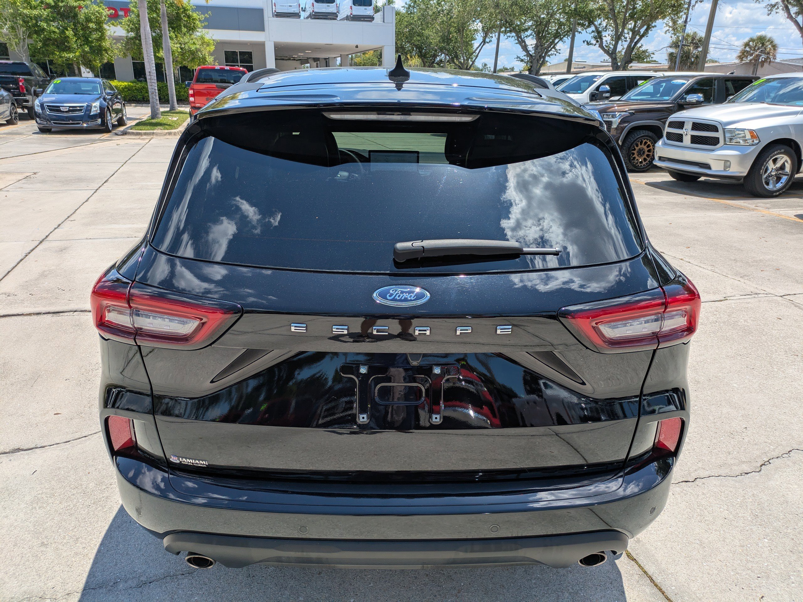 Used 2023 Agate Black Metallic Ford ST-Line image 5