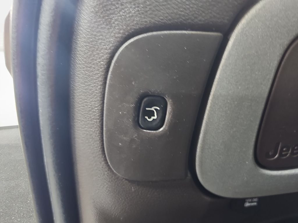 Used 2017 Silver Jeep Overland image 16