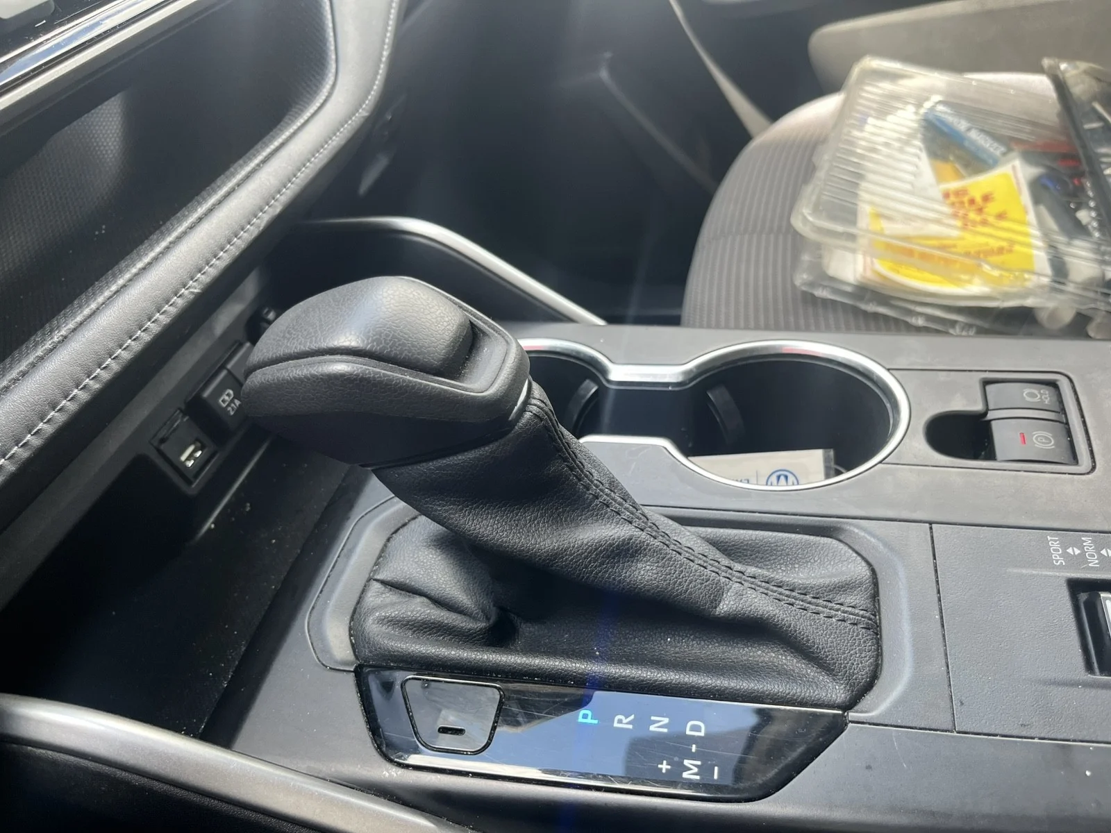 Used 2021 Blizzard Pearl Toyota L FWD image 19