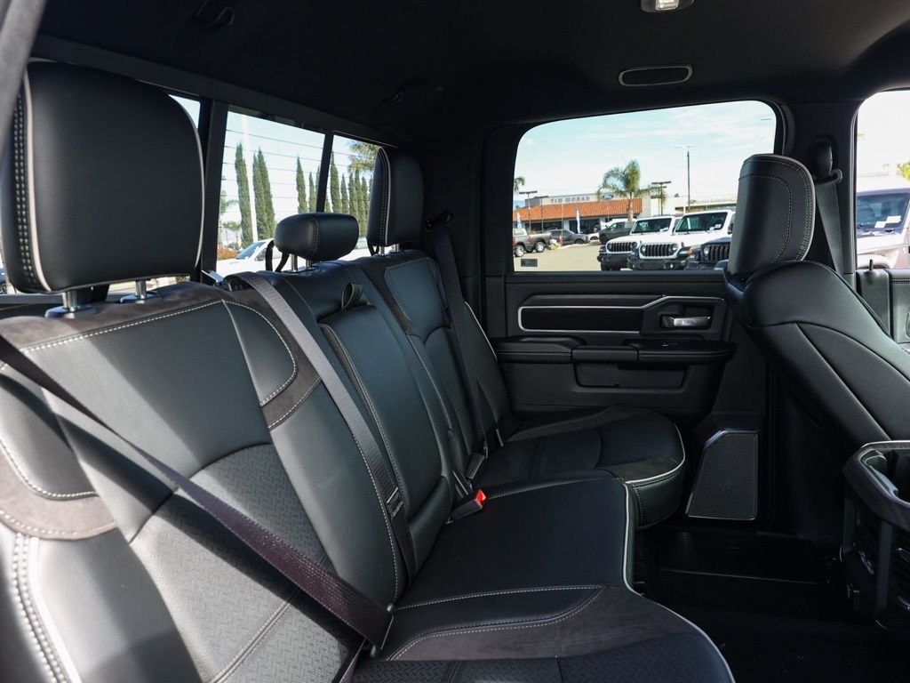 New 2026 Diamond Black Crystal Pearl-Coat Exterior Paint RAM Laramie image 16