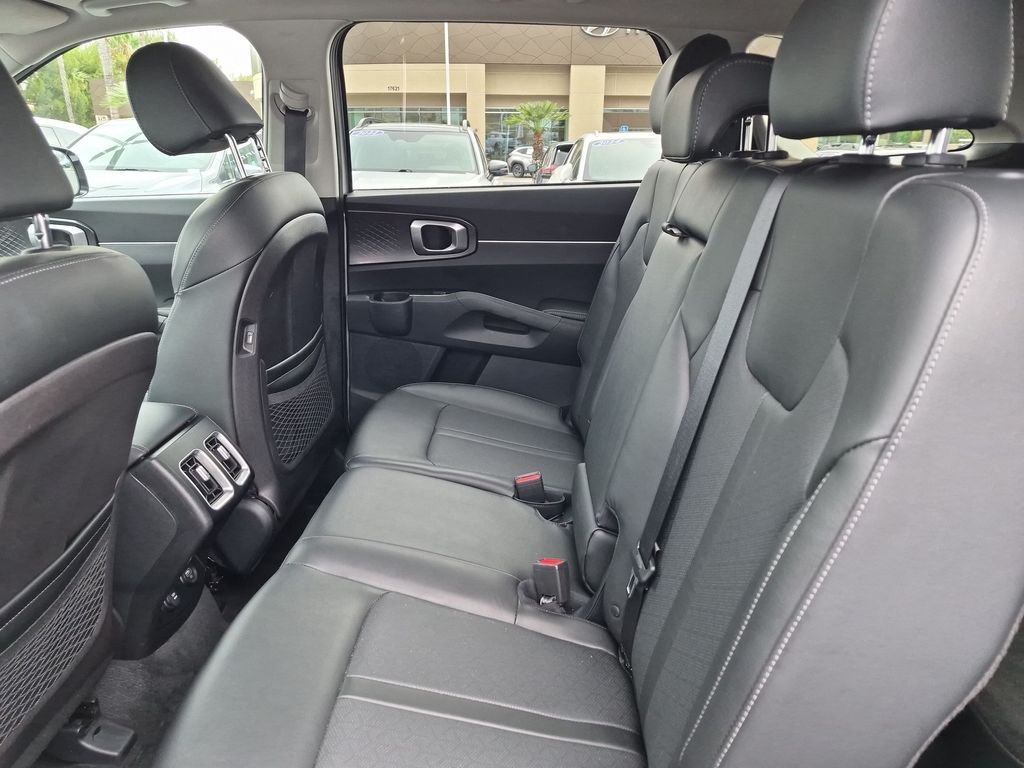 2021 Kia Sorento S - Photo 29