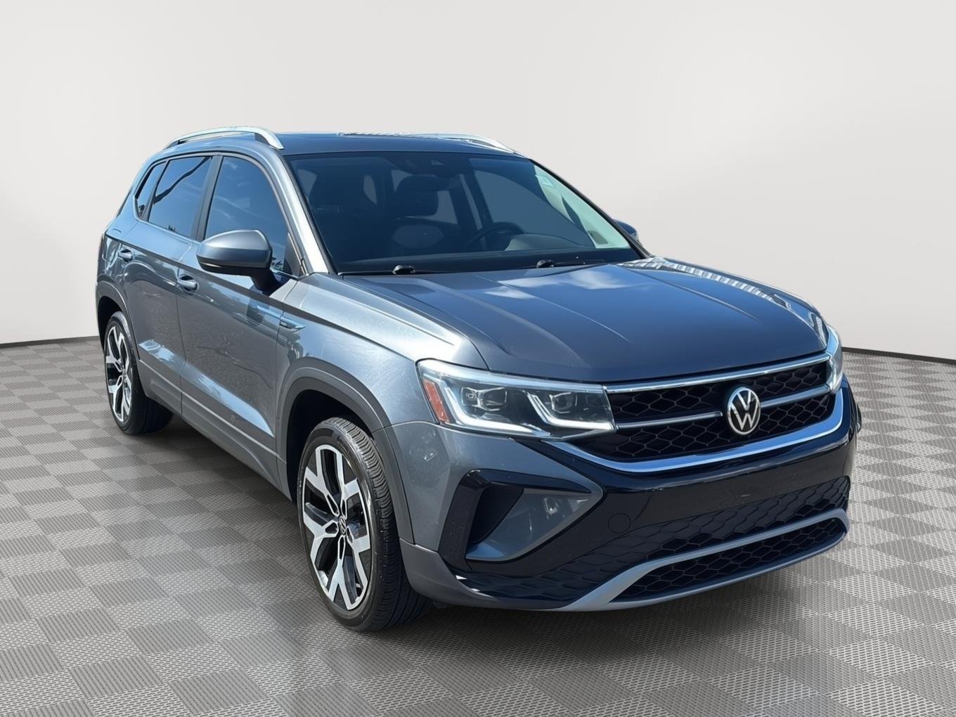 Used 2022 Platinum Gray Metallic Volkswagen SEL image 3