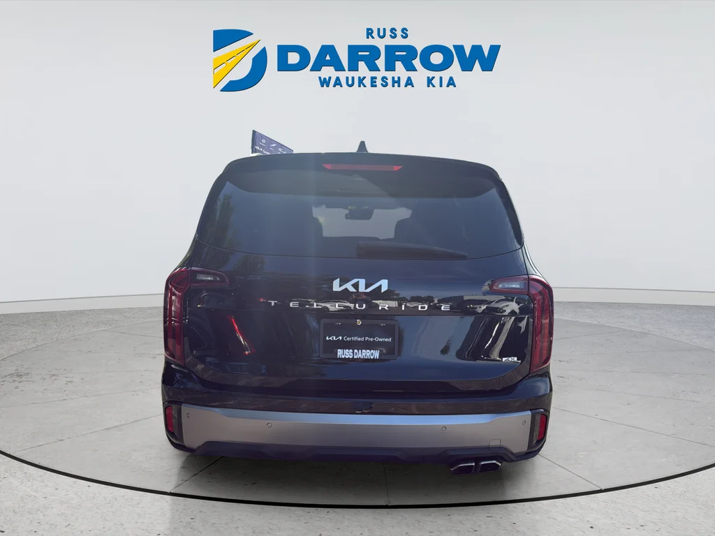 Used 2025 Black Kia S image 4