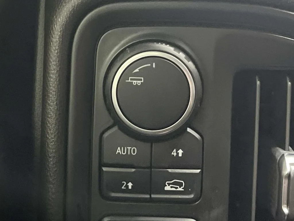 Used 2021 SHADOW GRAY METALLIC Chevrolet Custom image 24