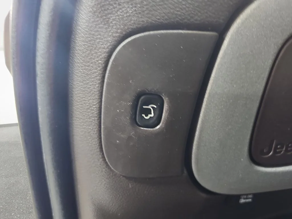 Used 2017 Silver Jeep Overland image 16