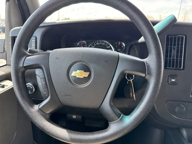 Used 2015 SUMMIT WHITE Chevrolet LT image 17