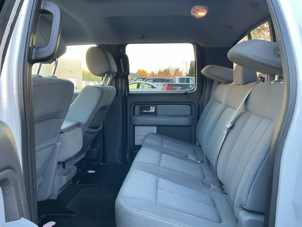 Used 2013 White Ford XLT image 27