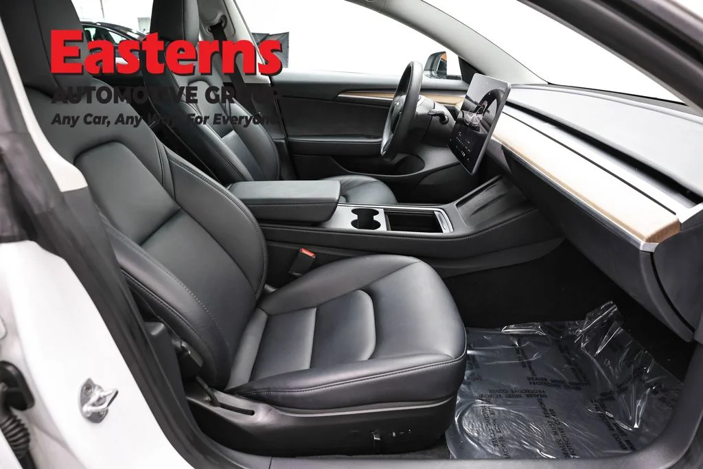 Used 2023 White Tesla Base image 18