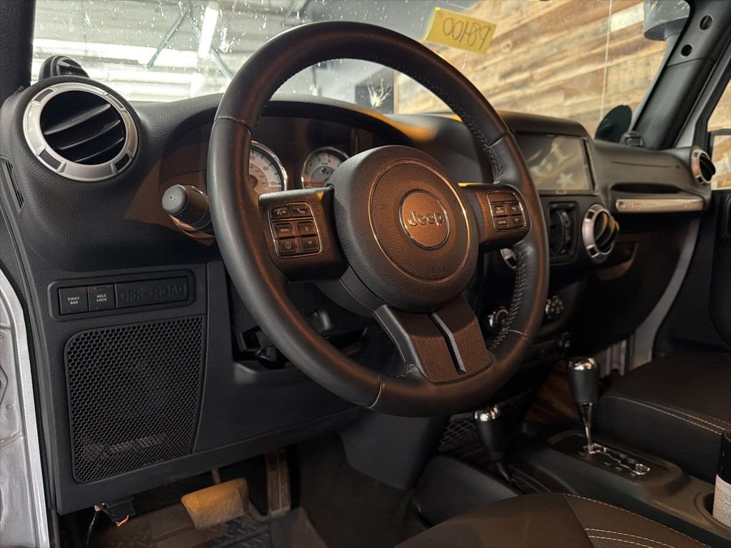 Used 2014 Billet Metallic Clearcoat Jeep Unlimited Rubicon image 2