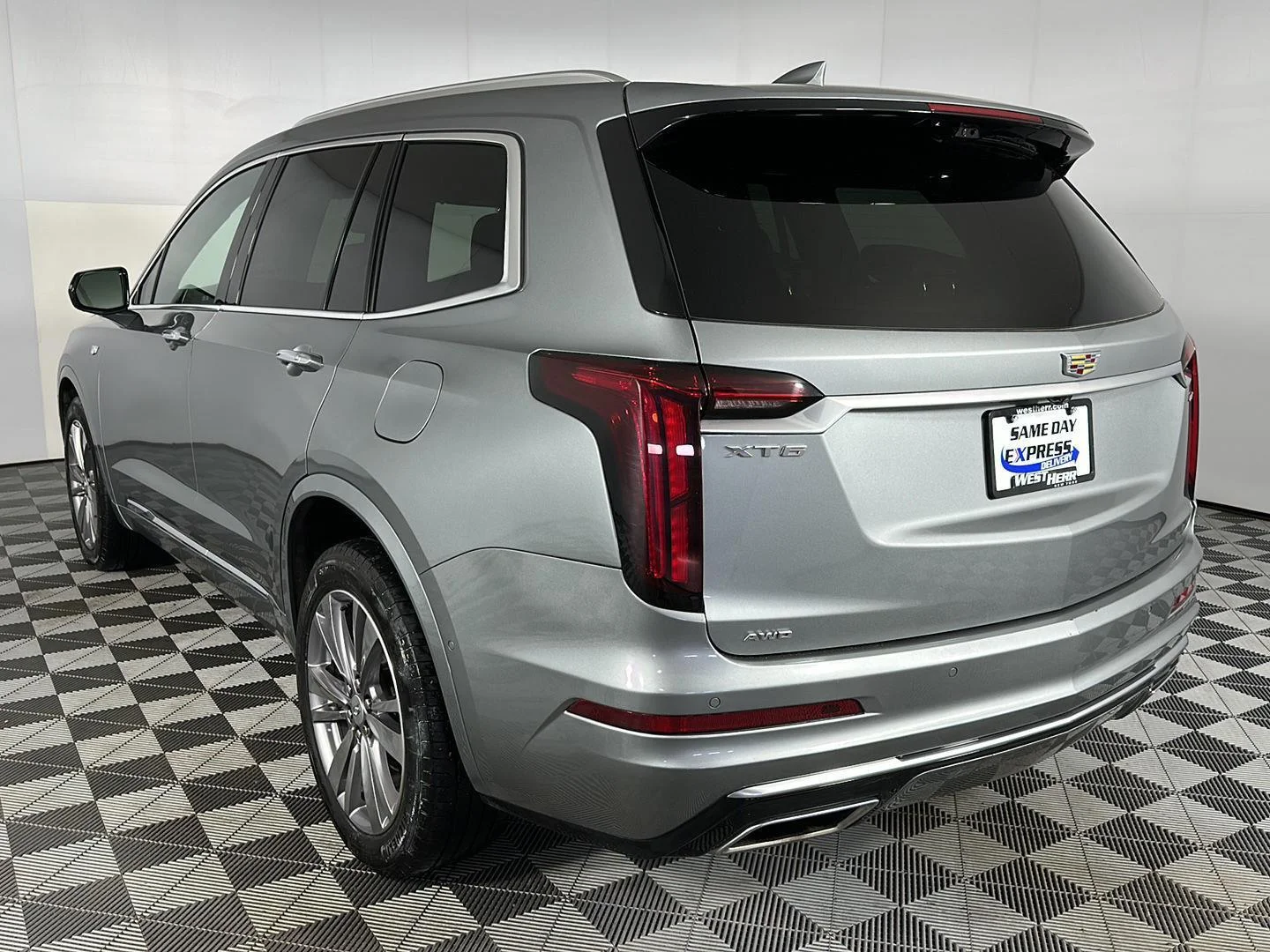 Used 2023 Argent Silver Metallic Cadillac AWD Premium Luxury image 4