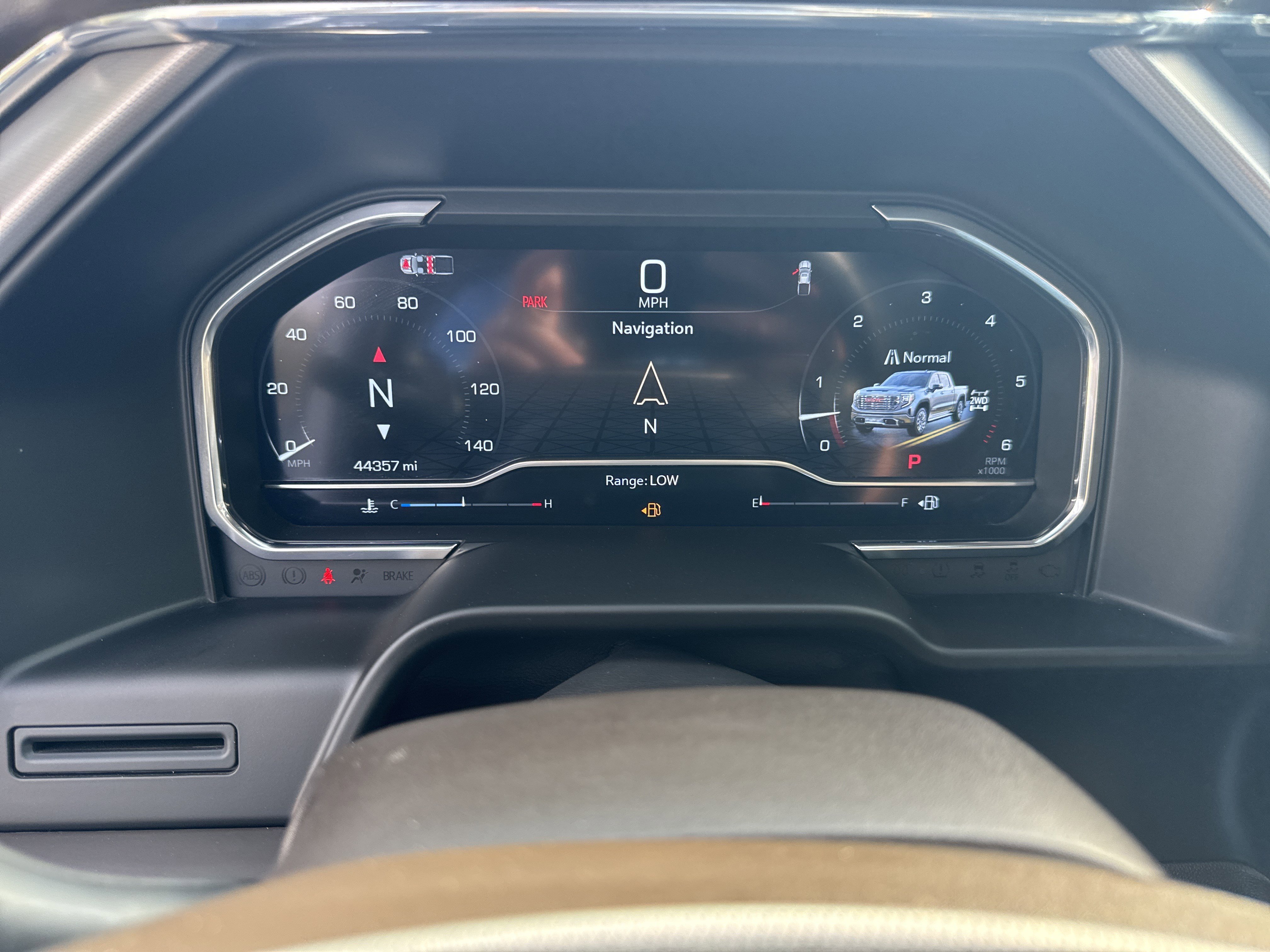 Used 2025 White Frost Tricoat GMC Denali image 18