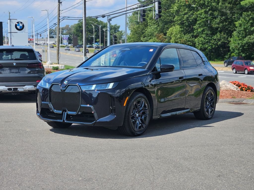 Used 2026 Black BMW xDrive60 image 3