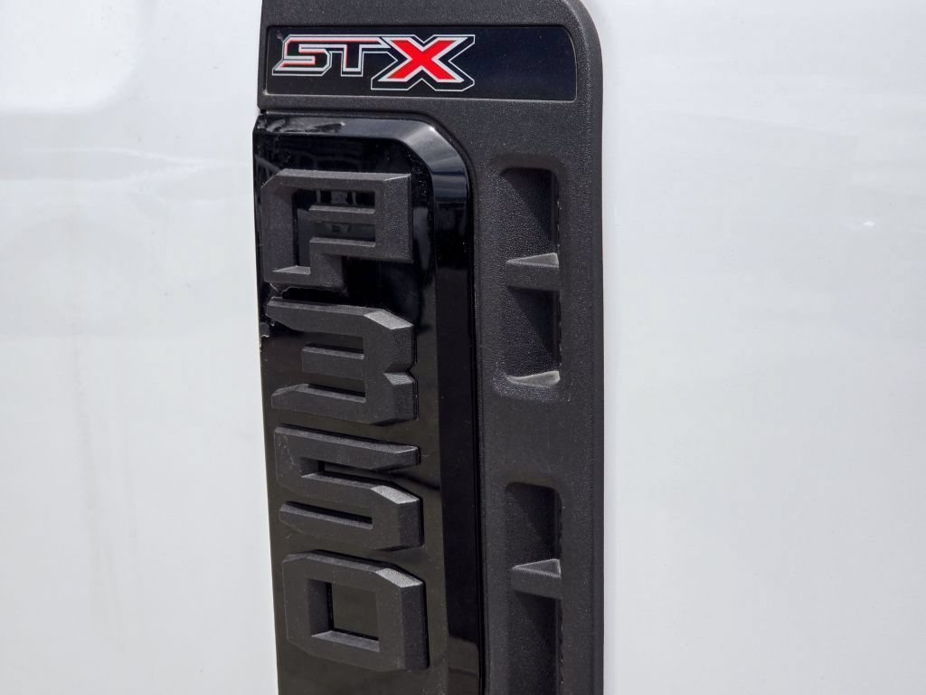 New 2026 Oxford White Ford XL/STX image 23