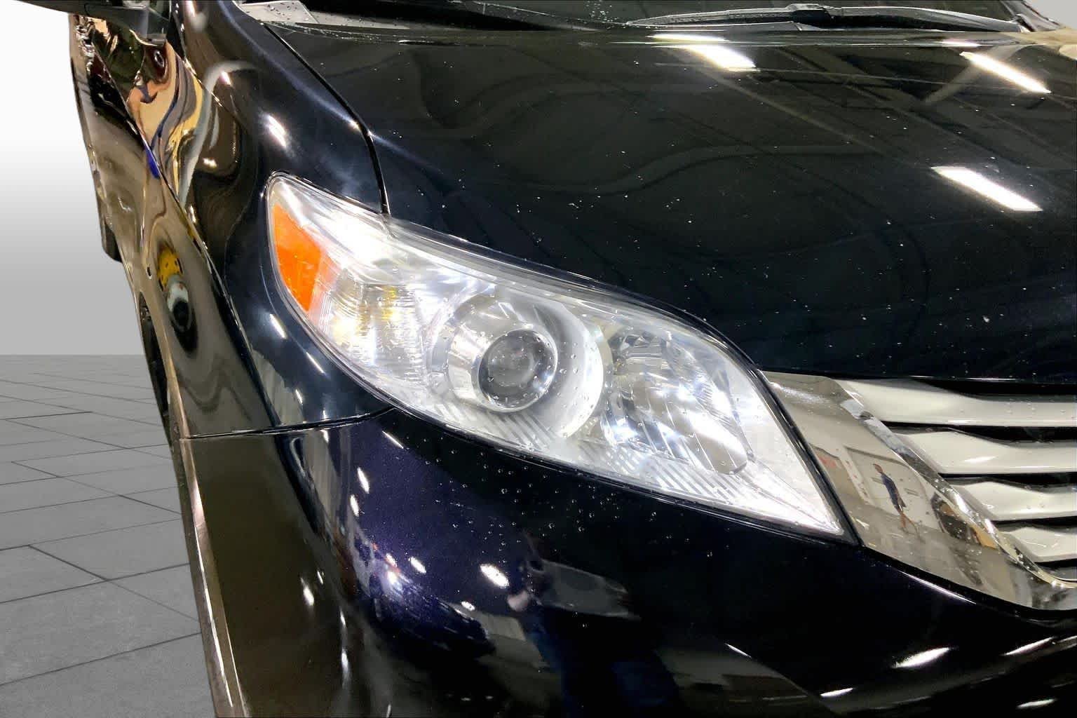 Used 2017 Midnight Black Metallic Toyota XLE Premium image 28