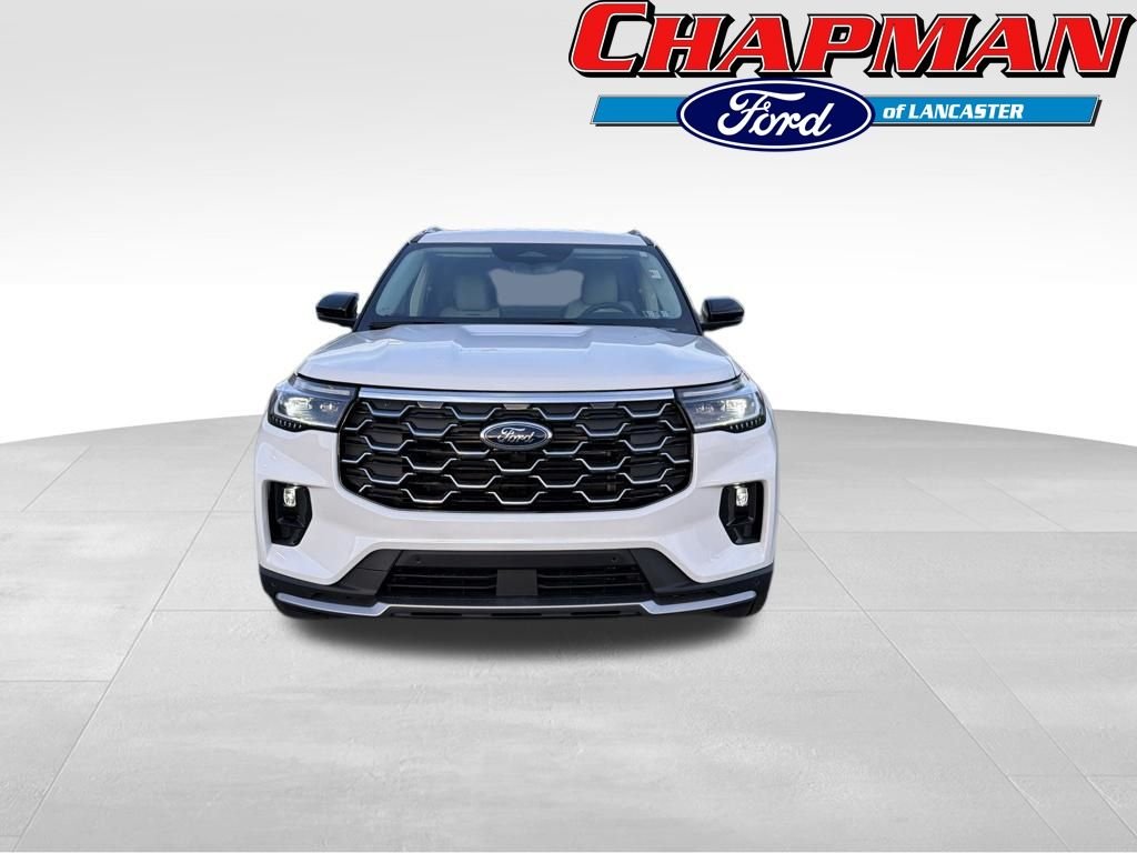 New 2026 Star White Metallic Tri-Coat Ford Platinum™ image 2