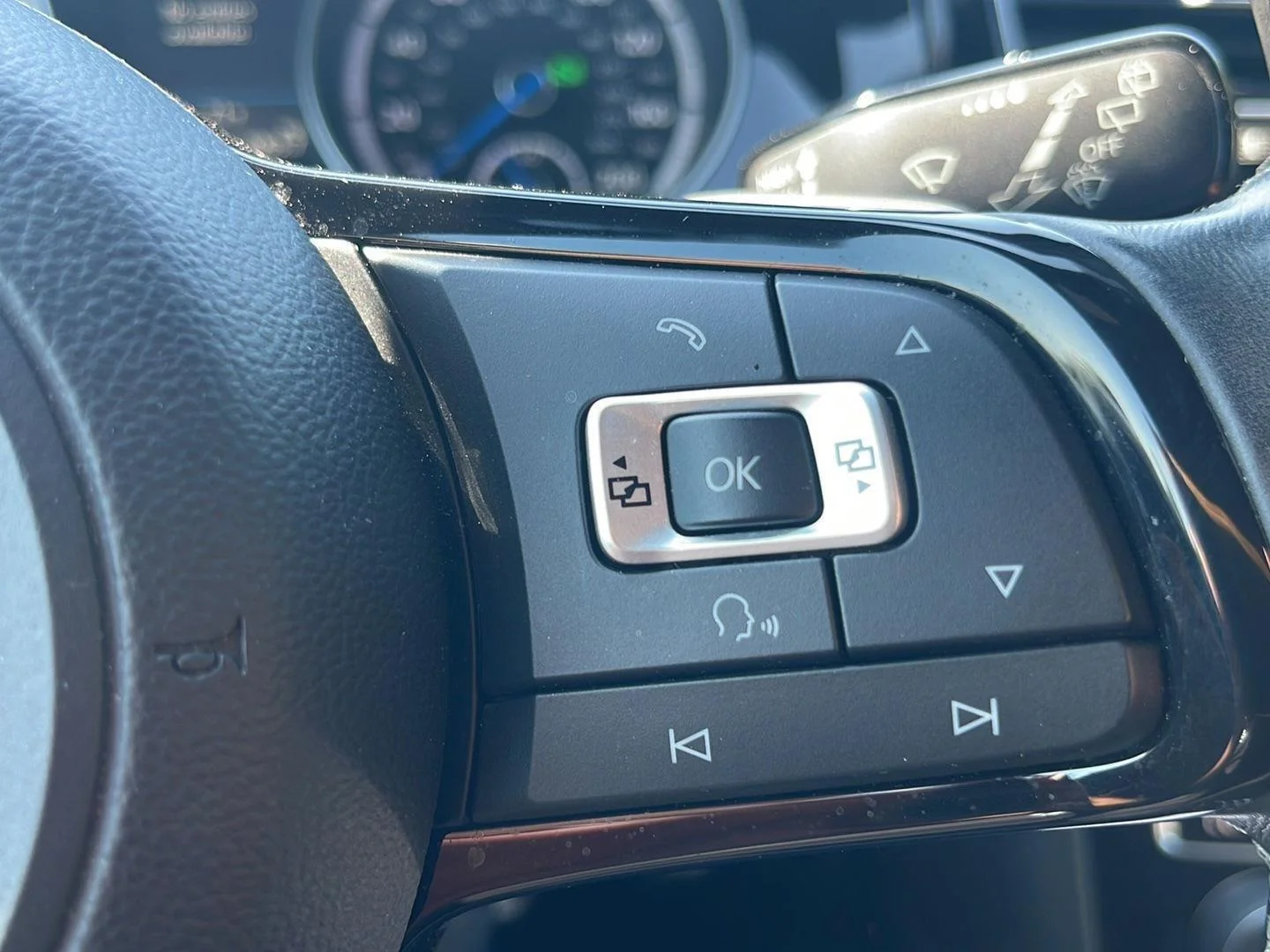 Used 2017  Volkswagen 4MOTION image 22