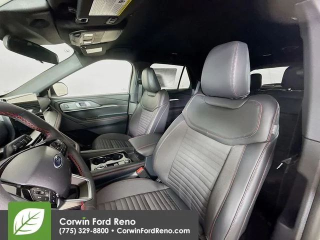 New 2026 Star White Metallic Tri-Coat Ford ST-Line image 24