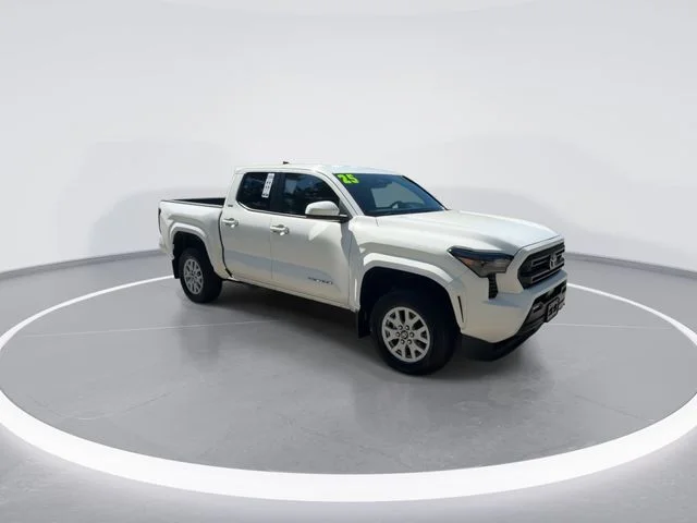 Used 2025 White Toyota SR5 image 2