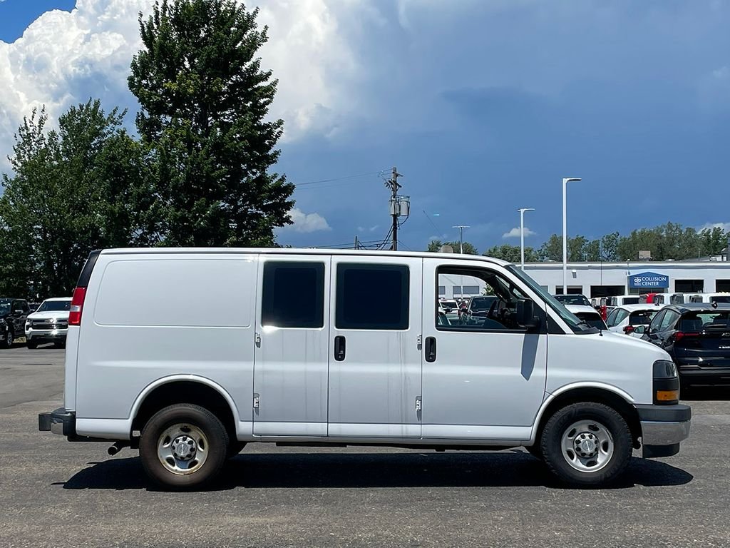 Used 2019 White GMC Work Van image 8