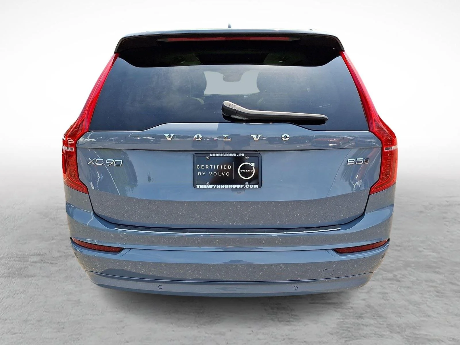 Used 2023 Thunder Grey Metallic Volvo Core image 5
