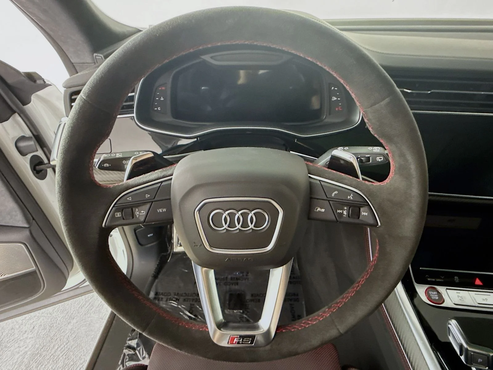 New 2025 White Audi 4.0T image 11