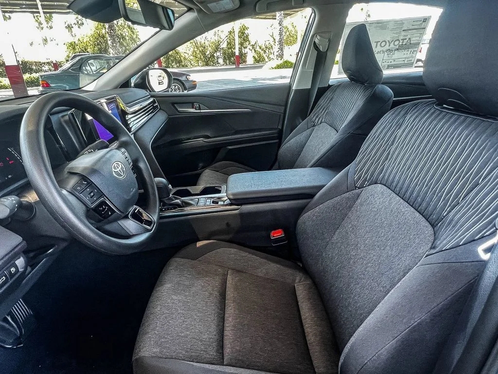 Used 2026  Toyota LE image 7