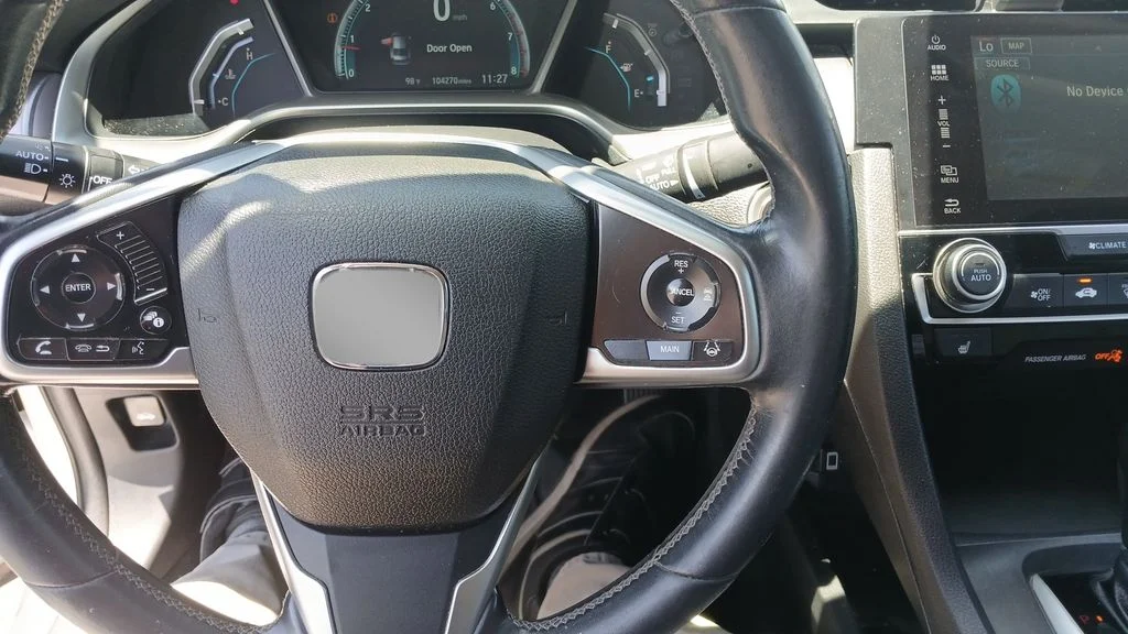 Used 2017 White Orchid Pearl Honda Touring image 9