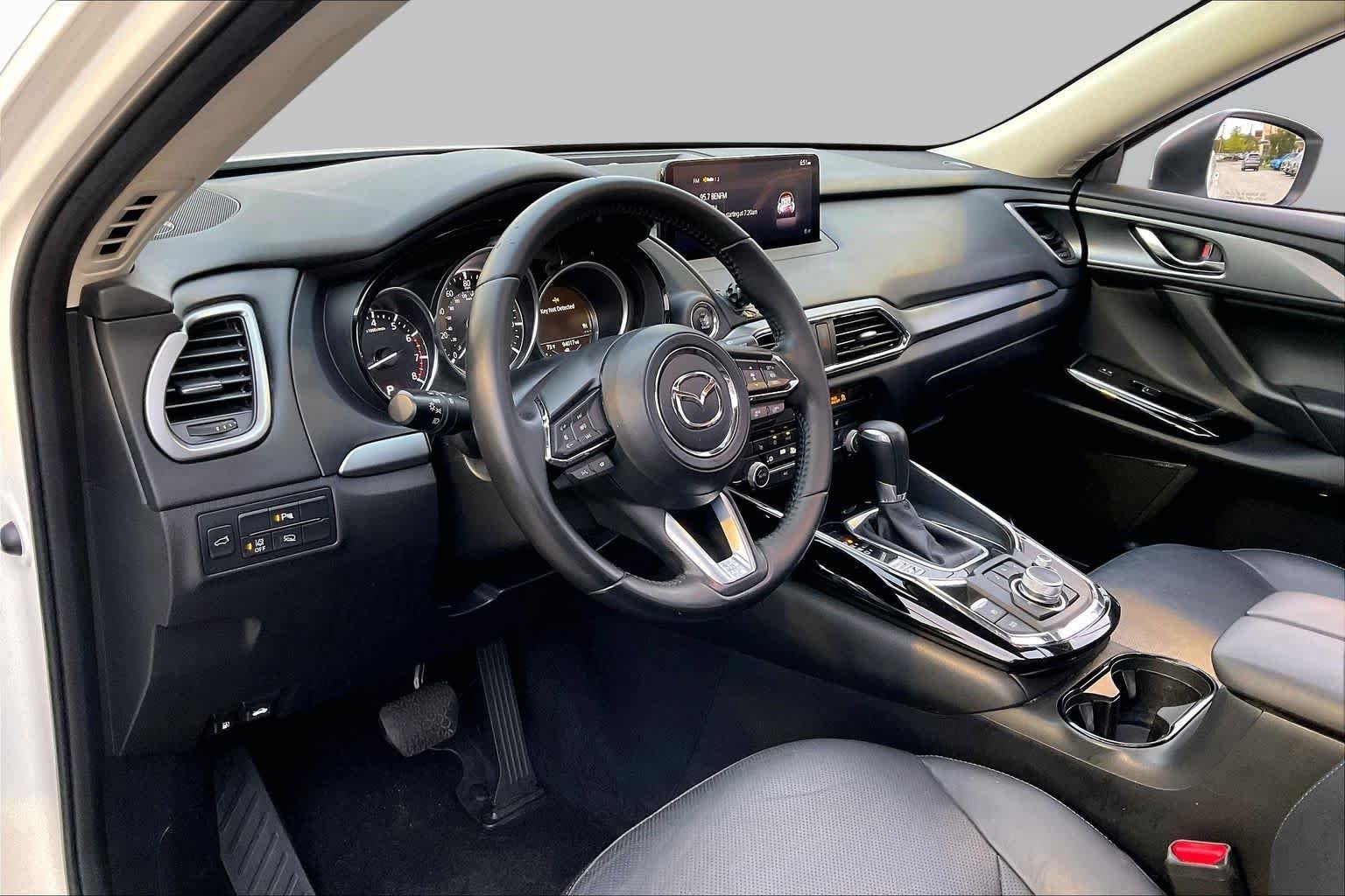 Used 2021 Snowflake White Pearl Mica Mazda Touring image 17