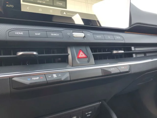 2025 Kia K4 GT-Line Turbo - Photo 18