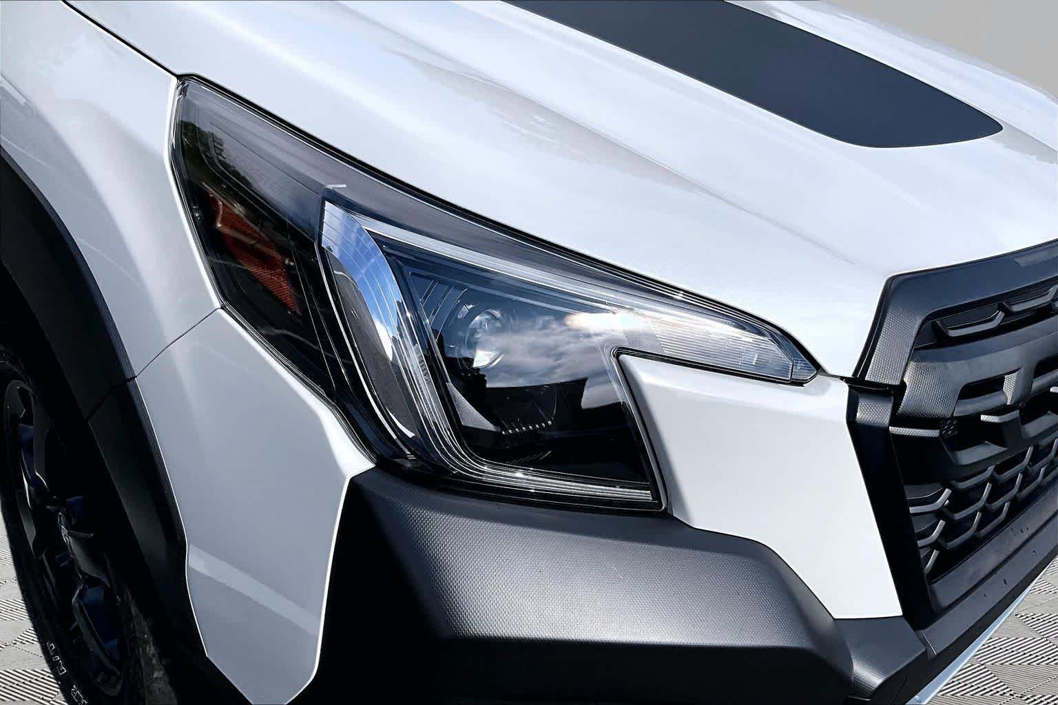 Used 2024 Crystal White Pearl Subaru Wilderness image 28