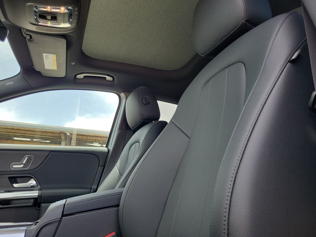 New 2026 Mountain Grey Metallic Mercedes-Benz GLA 250 image 22