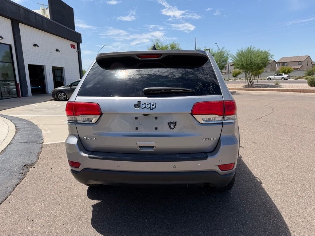Used 2019 Silver Jeep Laredo E image 6