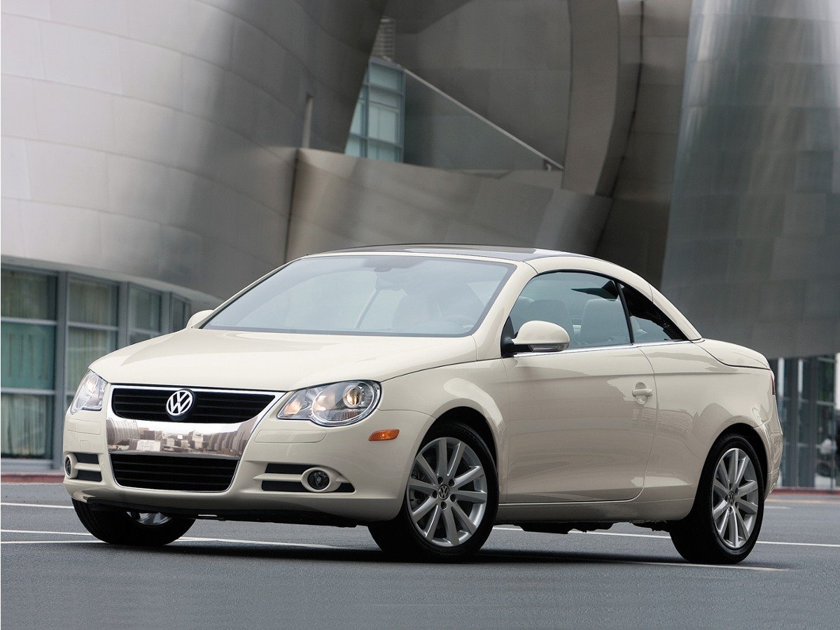 Used 2010 Beige Volkswagen Komfort Edition image 1